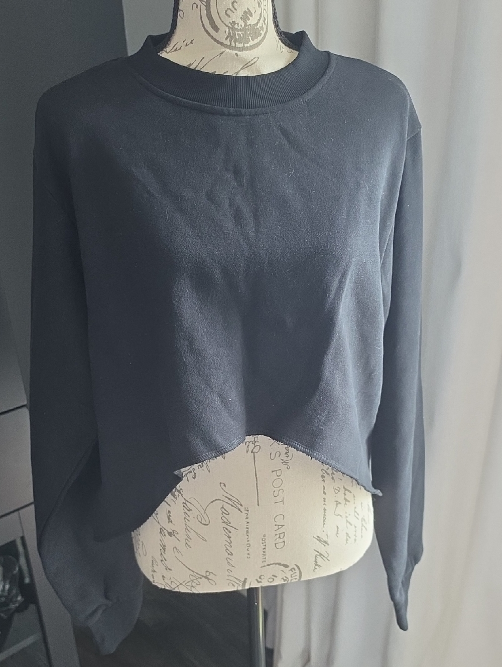 Black Cropped Crewneck Sweatshirt - Women